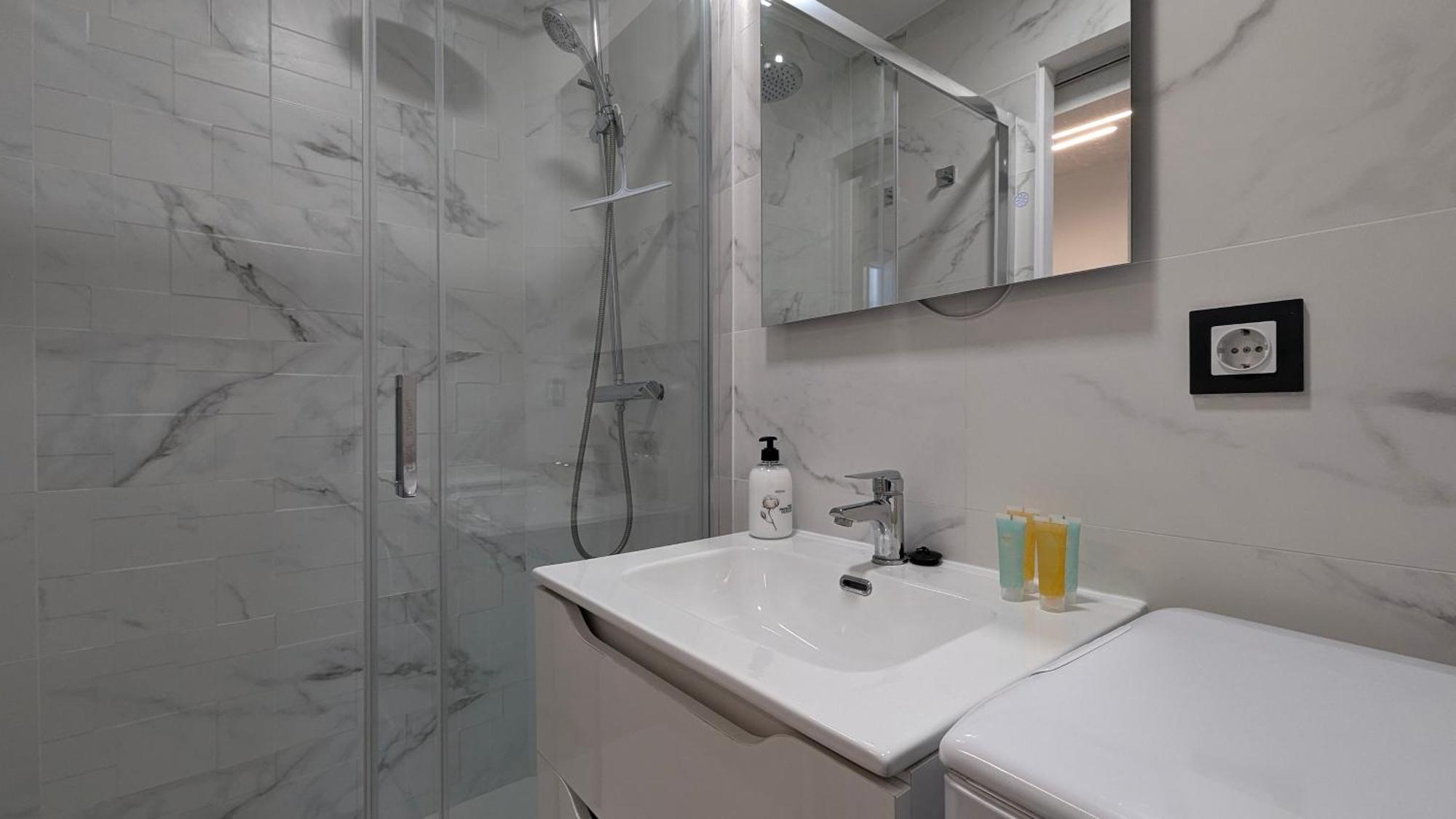 Las Arenas Sea Front Apartments Benidorm Luaran gambar