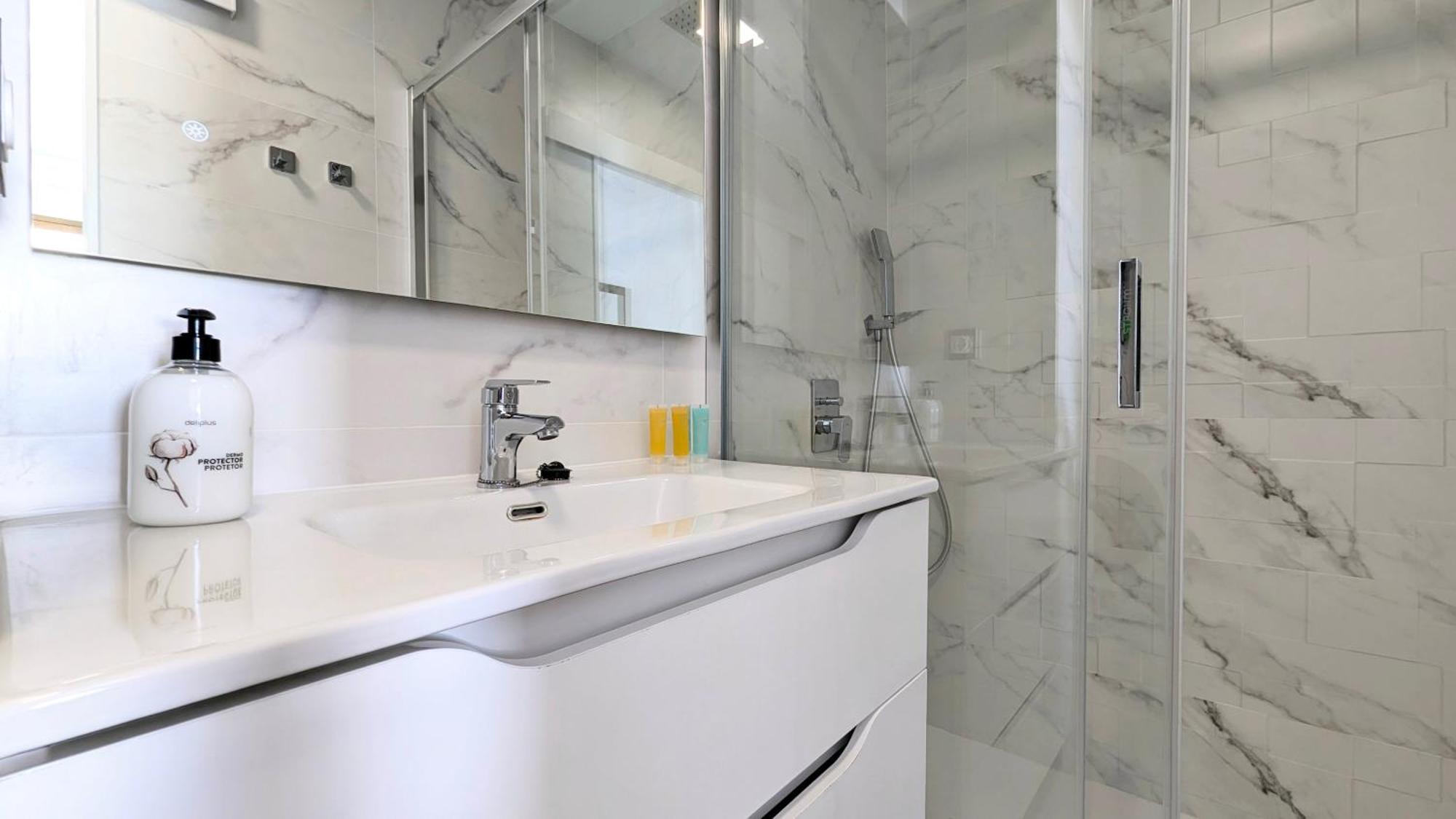 Las Arenas Sea Front Apartments Benidorm Luaran gambar